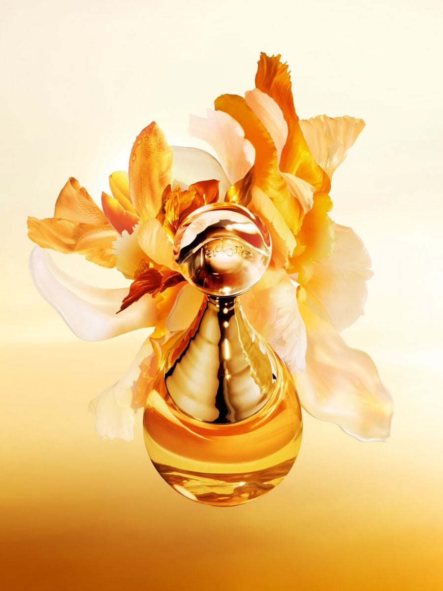 Rihanna Shines as the New Muse of Dior J’adore - Image 3